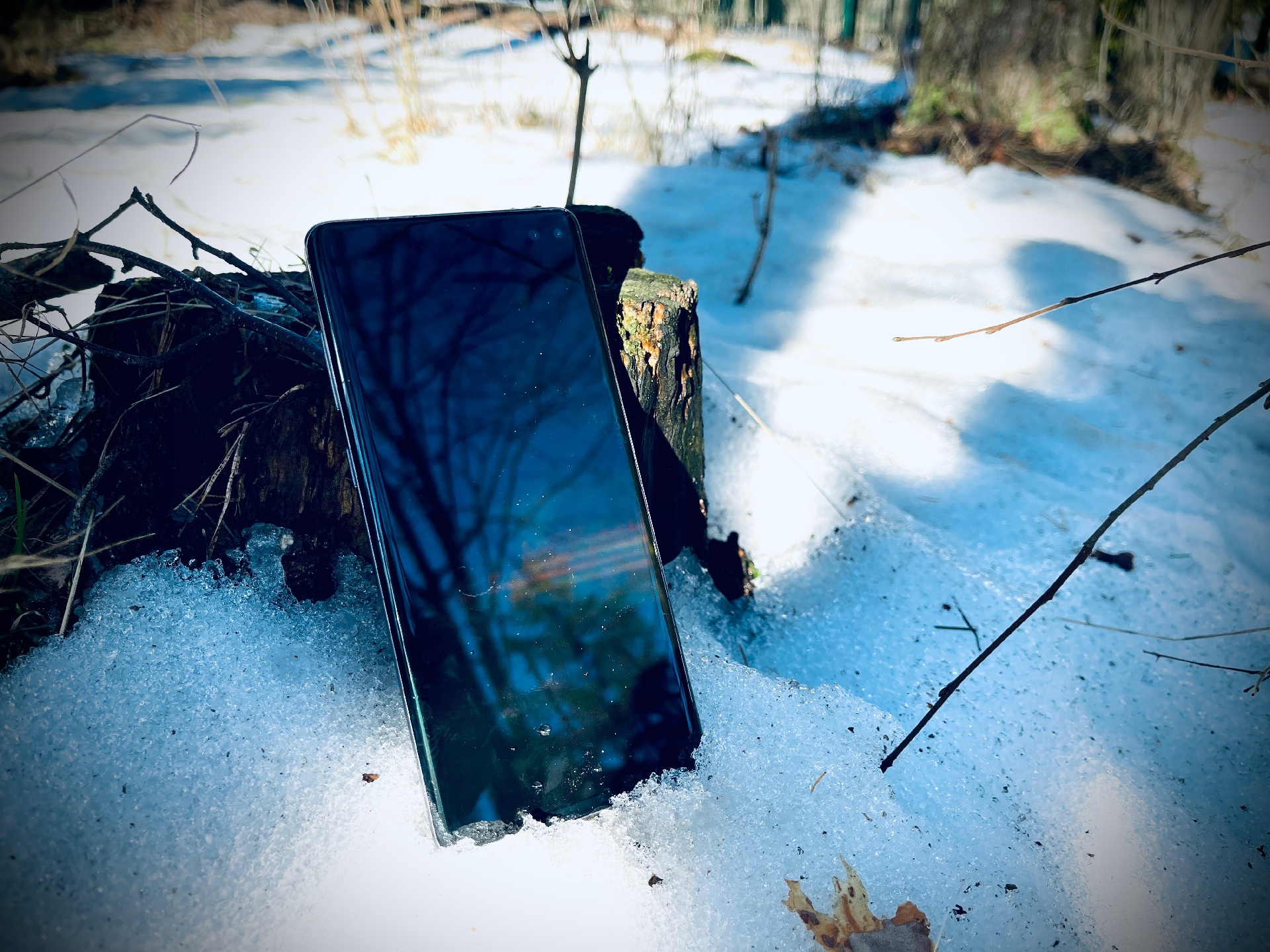 Mobiilipuhelin kevähanki